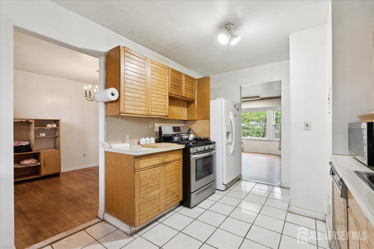 796 Curie Road North Brunswick, NJ 08902 - Photo 8 of 26 Gallery Image 8