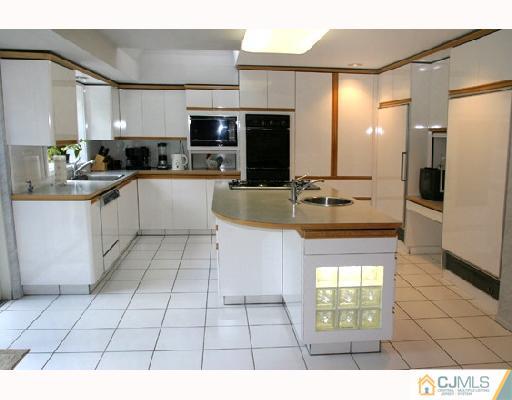 170 Fresh Ponds Road East Brunswick, NJ 08816 - Photo 3 of 10 Gallery Image 3