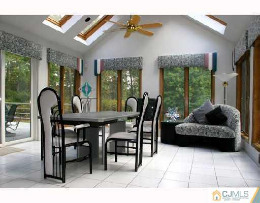 170 Fresh Ponds Road East Brunswick, NJ 08816 - Photo 4 of 10 Gallery Image 4