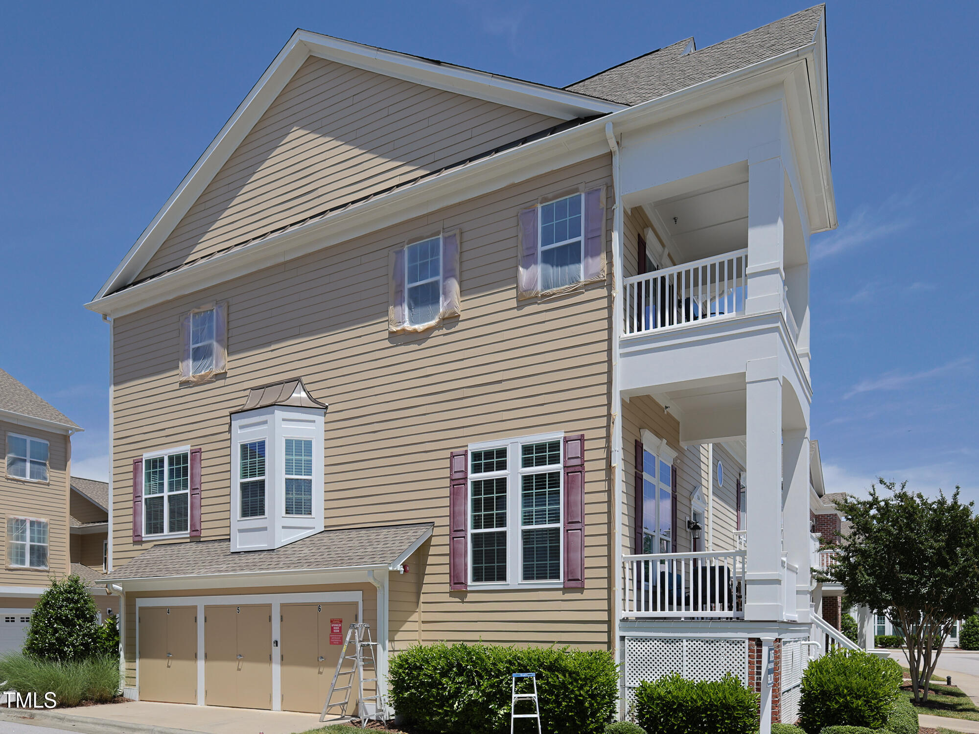 10529 Sablewood Drive, Unit 116 Raleigh, NC 27617 - Photo 51 of 57 073_10529_sablewood_116_side_of_house
