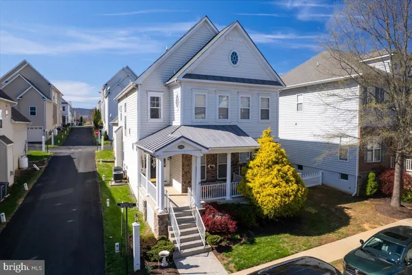 $735,000 | 17571 Lethridge Circle, Round Hill, VA 20141