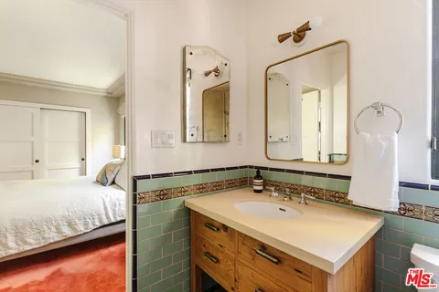 $1,749,000 | 2621 East Glenoaks Boulevard, Glendale, CA 91206