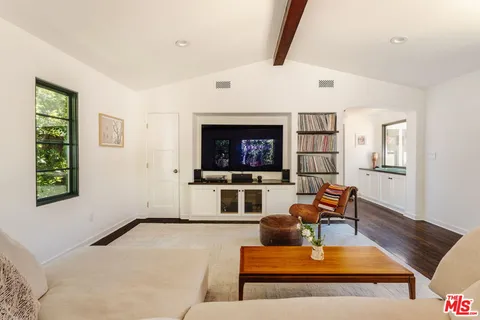 $1,749,000 | 2621 East Glenoaks Boulevard, Glendale, CA 91206