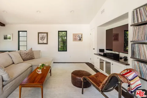 $1,749,000 | 2621 East Glenoaks Boulevard, Glendale, CA 91206