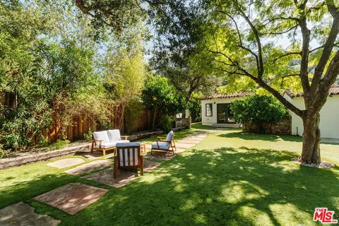 $1,749,000 | 2621 East Glenoaks Boulevard, Glendale, CA 91206