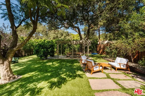 $1,749,000 | 2621 East Glenoaks Boulevard, Glendale, CA 91206