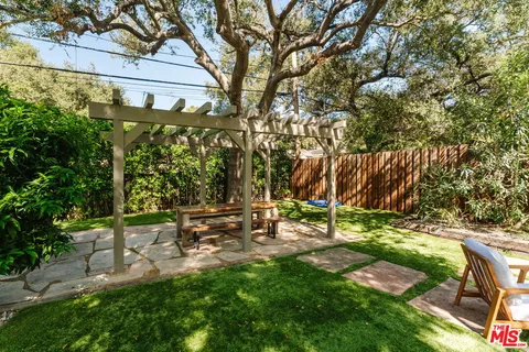 $1,749,000 | 2621 East Glenoaks Boulevard, Glendale, CA 91206