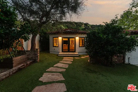 $1,749,000 | 2621 East Glenoaks Boulevard, Glendale, CA 91206