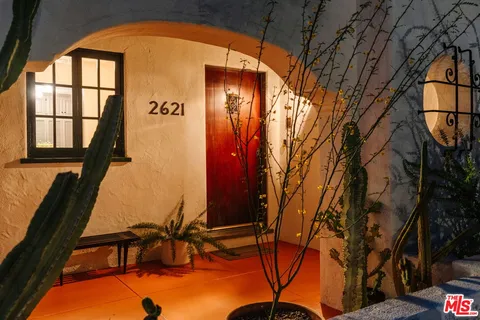 $1,749,000 | 2621 East Glenoaks Boulevard, Glendale, CA 91206