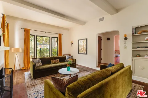 $1,749,000 | 2621 East Glenoaks Boulevard, Glendale, CA 91206