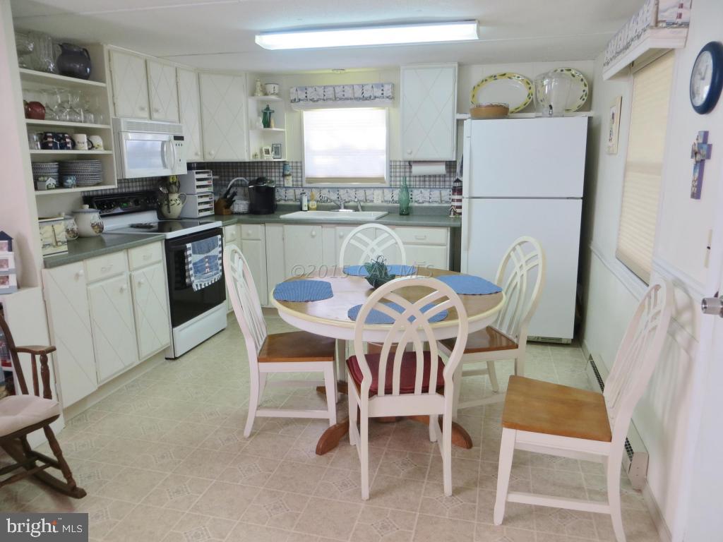 140 Clamshell Road Ocean City, MD 21842 - Photo 9 of 39 Gallery Image 9
