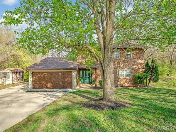 $315,000 | 7 Starlite Hills Drive, Belleville, IL 62223