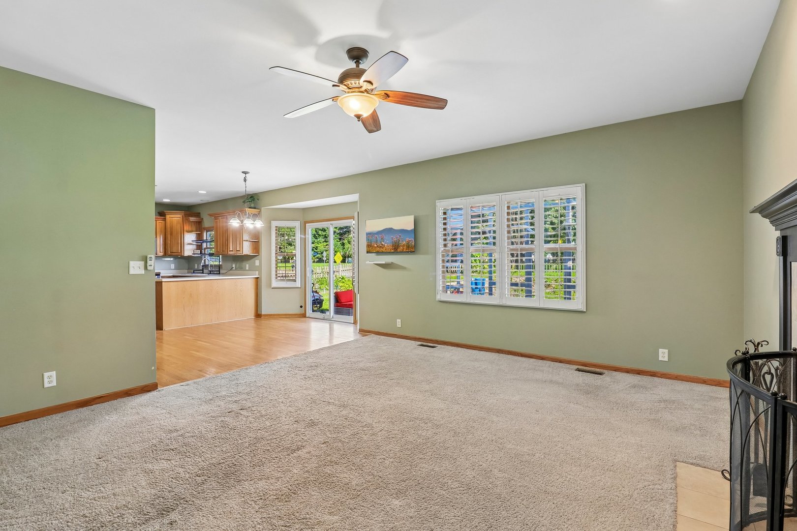 485 Spring Ridge Drive Crystal Lake, IL 60012 - Photo 11 of 60 Gallery Image 11