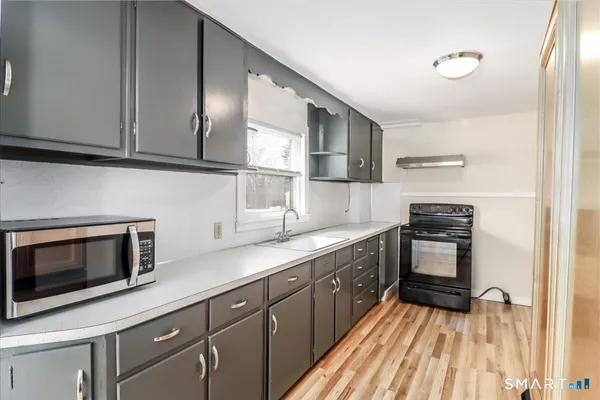 $1,600 | 683 Camp Street, Bristol, CT 06010