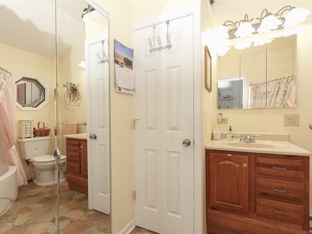 12N287 Hilltop Road Elgin, IL 60123 - Photo 12 of 21
