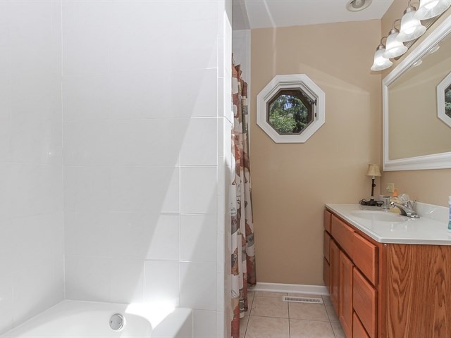 12N287 Hilltop Road Elgin, IL 60123 - Photo 14 of 21
