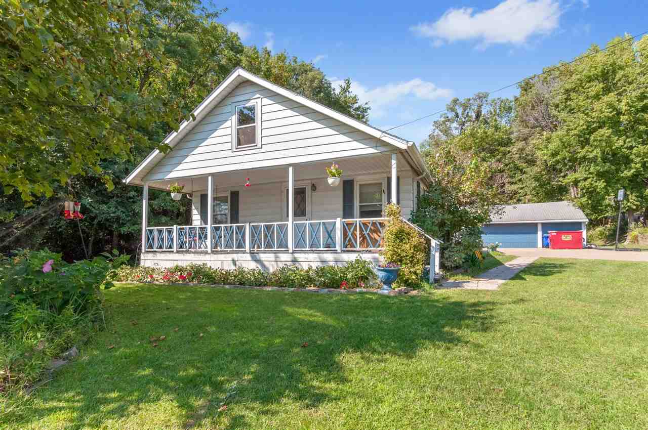 2230 Otis Road Southeast Cedar Rapids, IA 52403 - Photo 2 of 23 Gallery Image 2