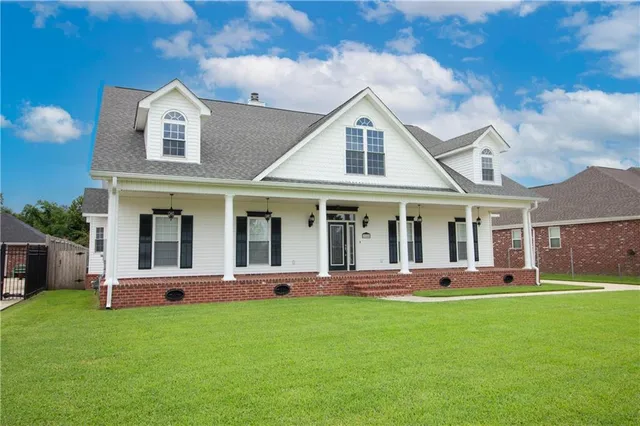 $385,000 | 160 Belle Grove Drive, Laplace, LA 70068