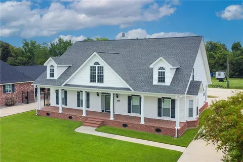 $385,000 | 160 Belle Grove Drive, Laplace, LA 70068