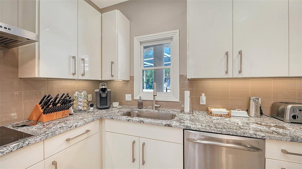 3610 Bayou Circle Longboat Key, FL 34228 - Photo 19 of 85