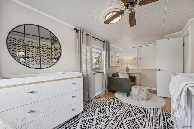 a livingroom with outdoor seating