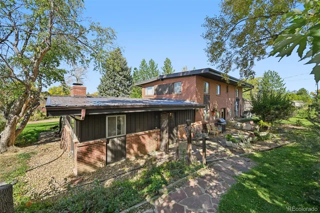 a outdoor view with a sitting space