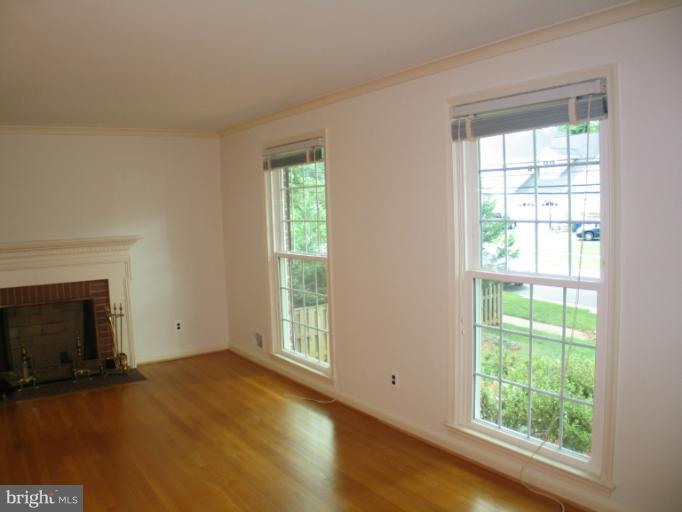 7107 Radnor Road Bethesda, MD 20817 - Photo 20 of 27 Living Room