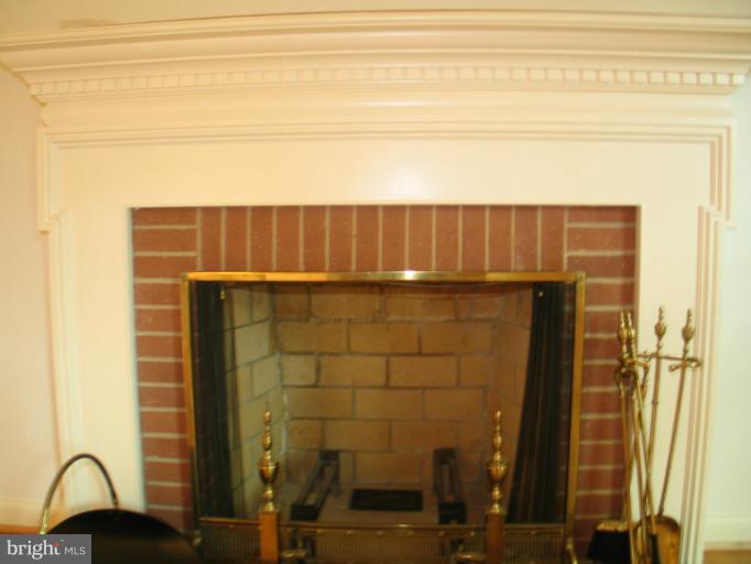 7107 Radnor Road Bethesda, MD 20817 - Photo 7 of 27 Living Room