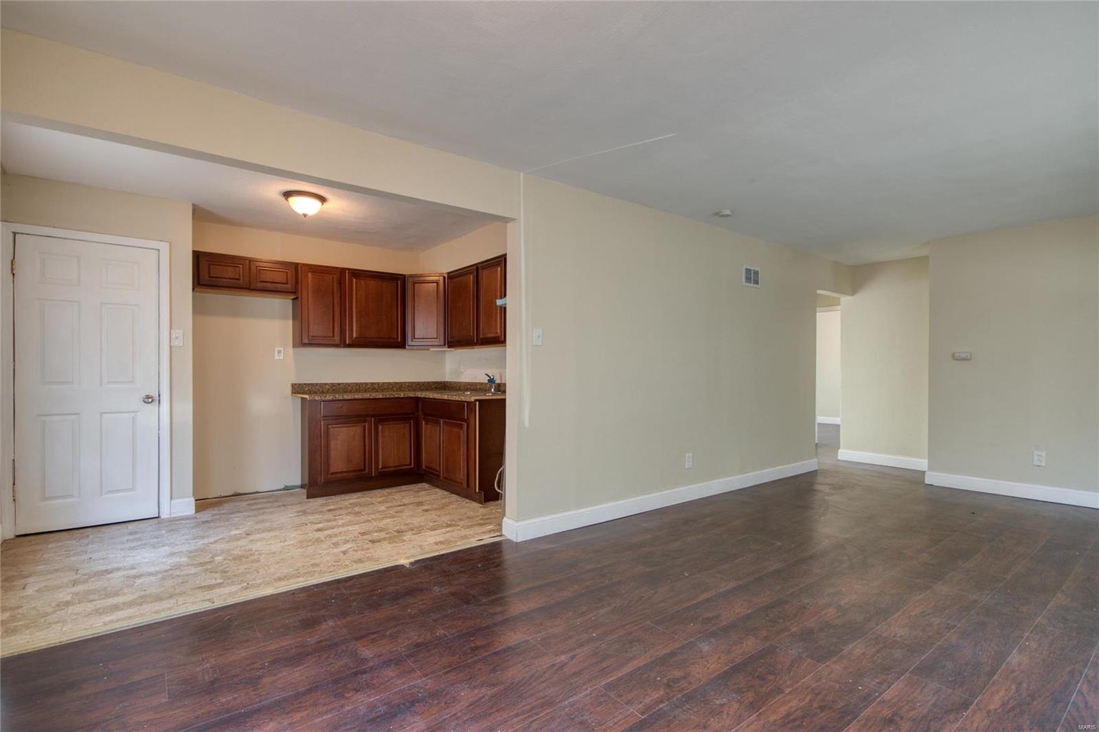 8024 Airport Road St. Louis, MO 63134 - Photo 4 of 16 Gallery Image 4
