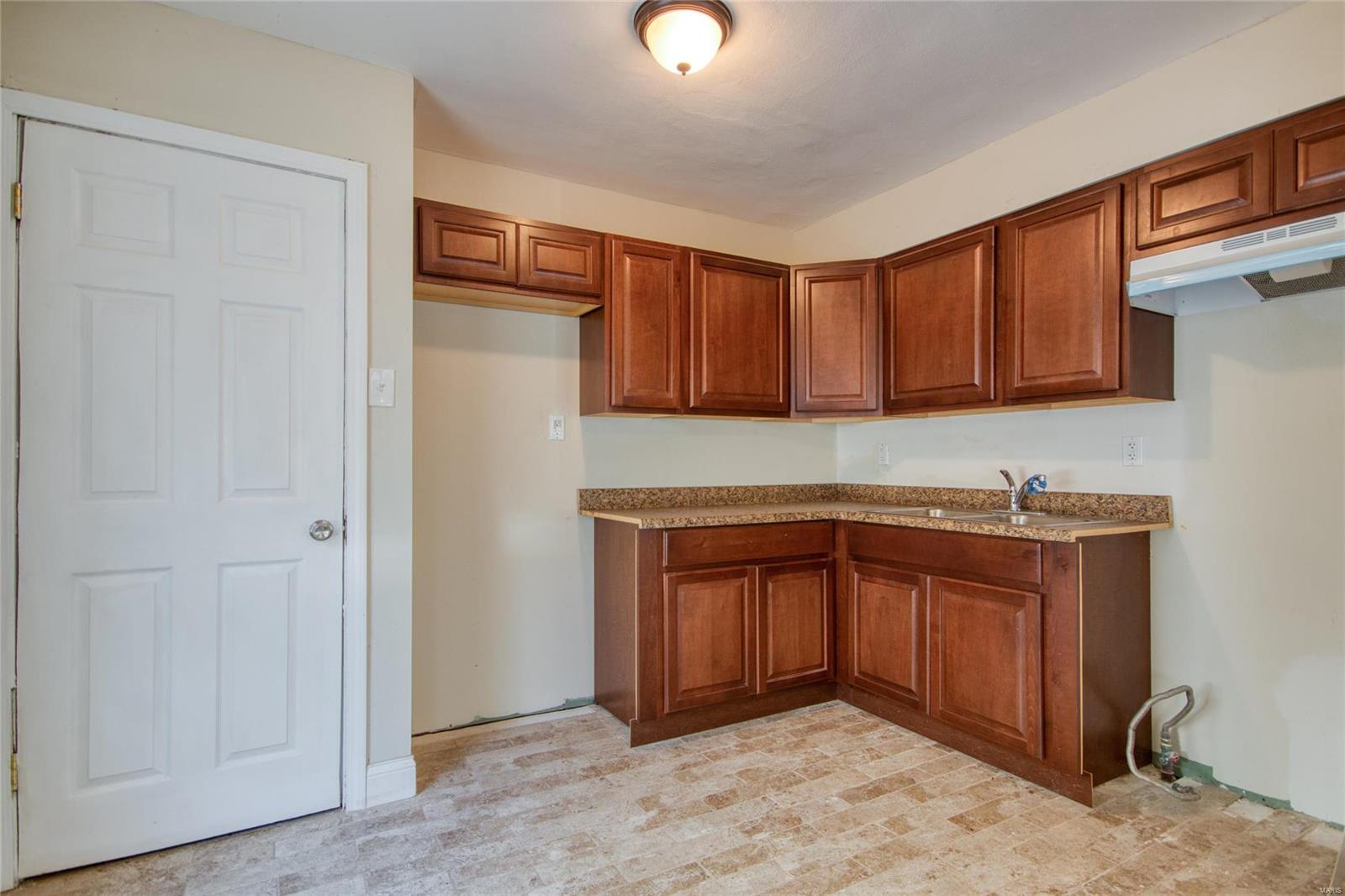 8024 Airport Road St. Louis, MO 63134 - Photo 5 of 16 Gallery Image 5