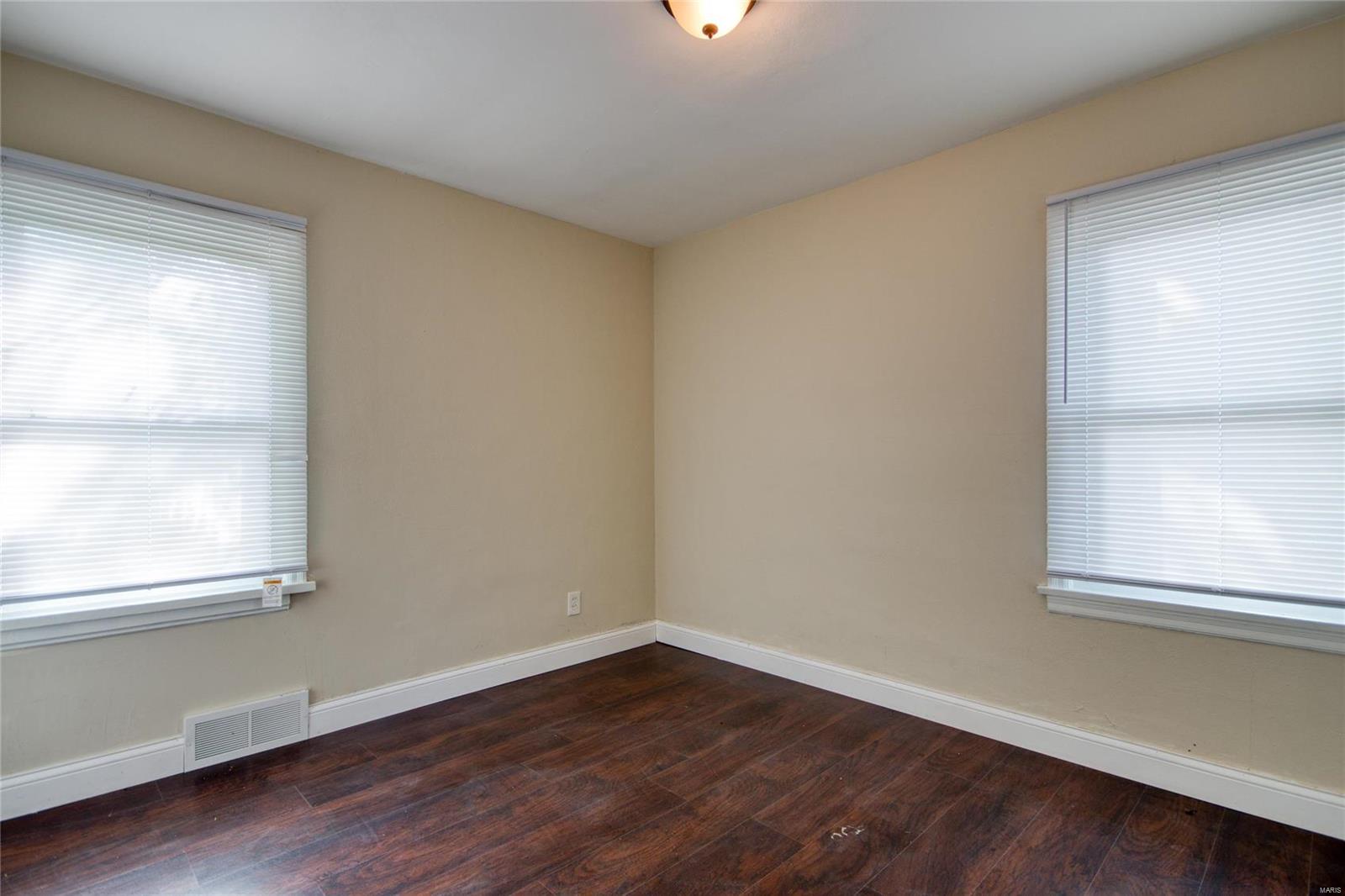 8024 Airport Road St. Louis, MO 63134 - Photo 8 of 16 Gallery Image 8