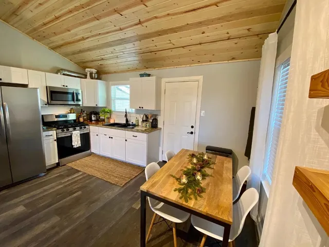 $2,100 | 1804 Adina Street, Austin, TX 78721