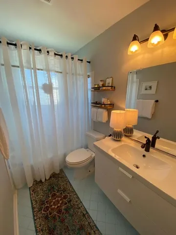 $2,100 | 1804 Adina Street, Austin, TX 78721