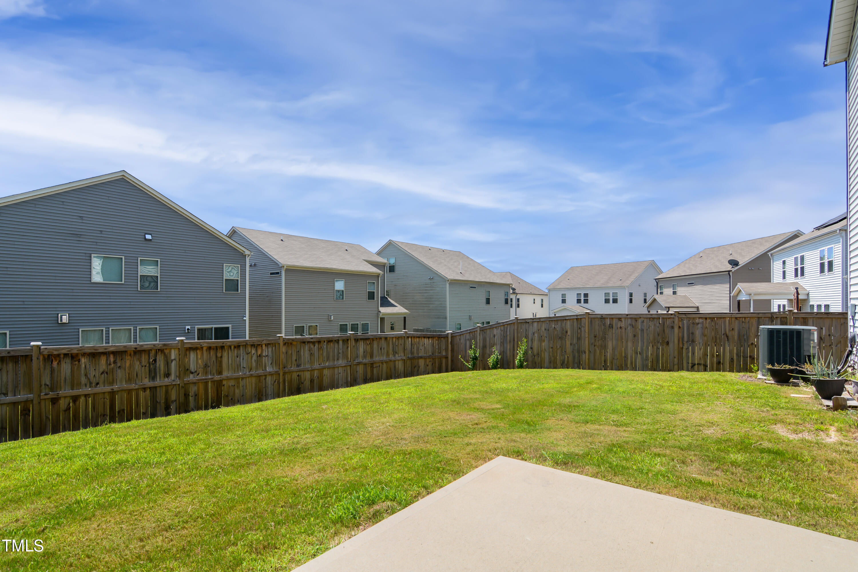 917 Lippincott Road Durham, NC 27703 - Photo 29 of 30 a view of a backyard with a garden