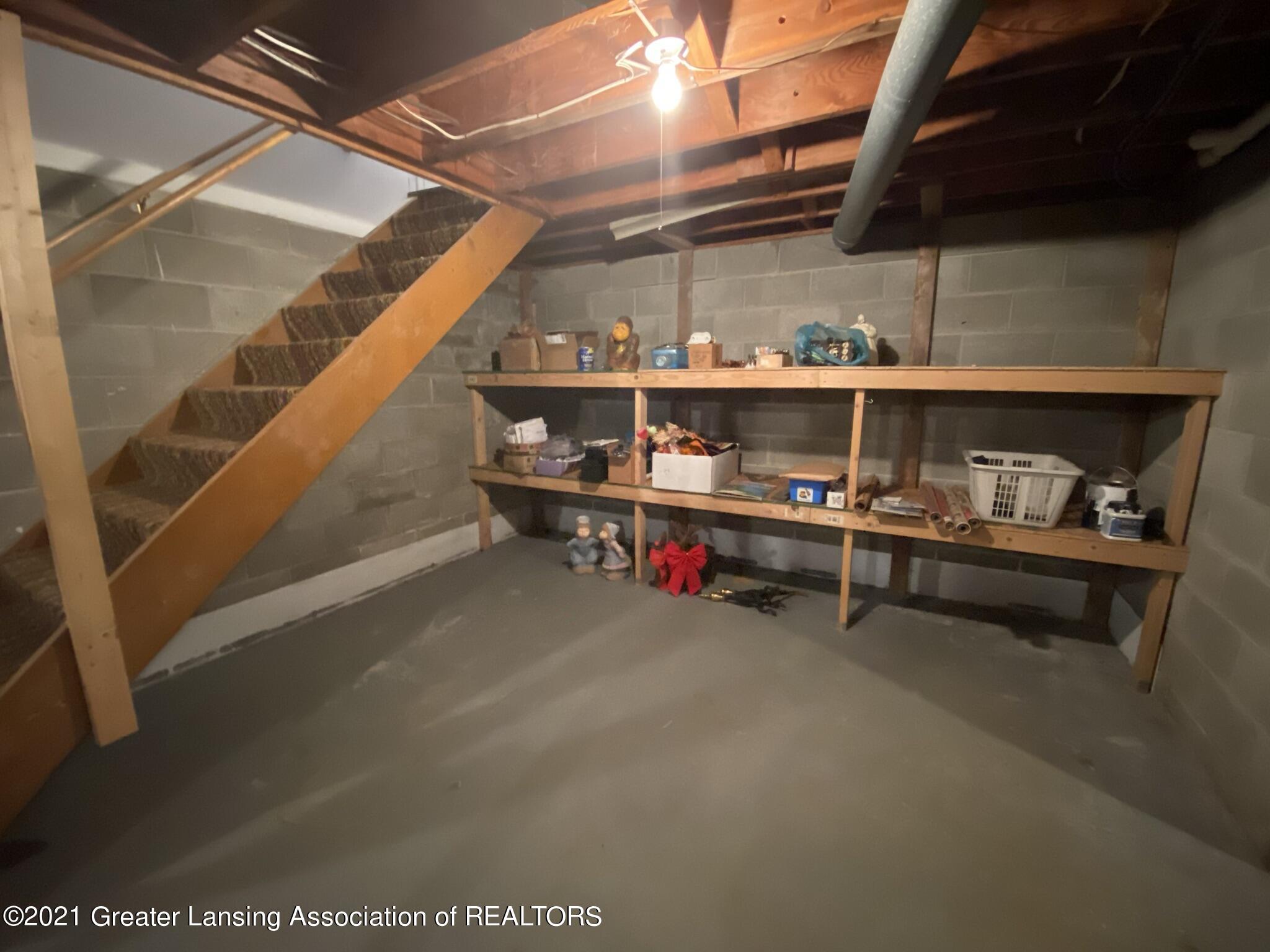 1467 East State Road Lansing, MI 48906 - Photo 26 of 35 IMG_5687
