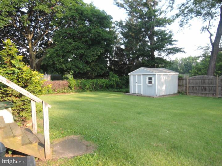 10 Collins Road Hamilton, NJ 08619 - Photo 11 of 11 Back Yard