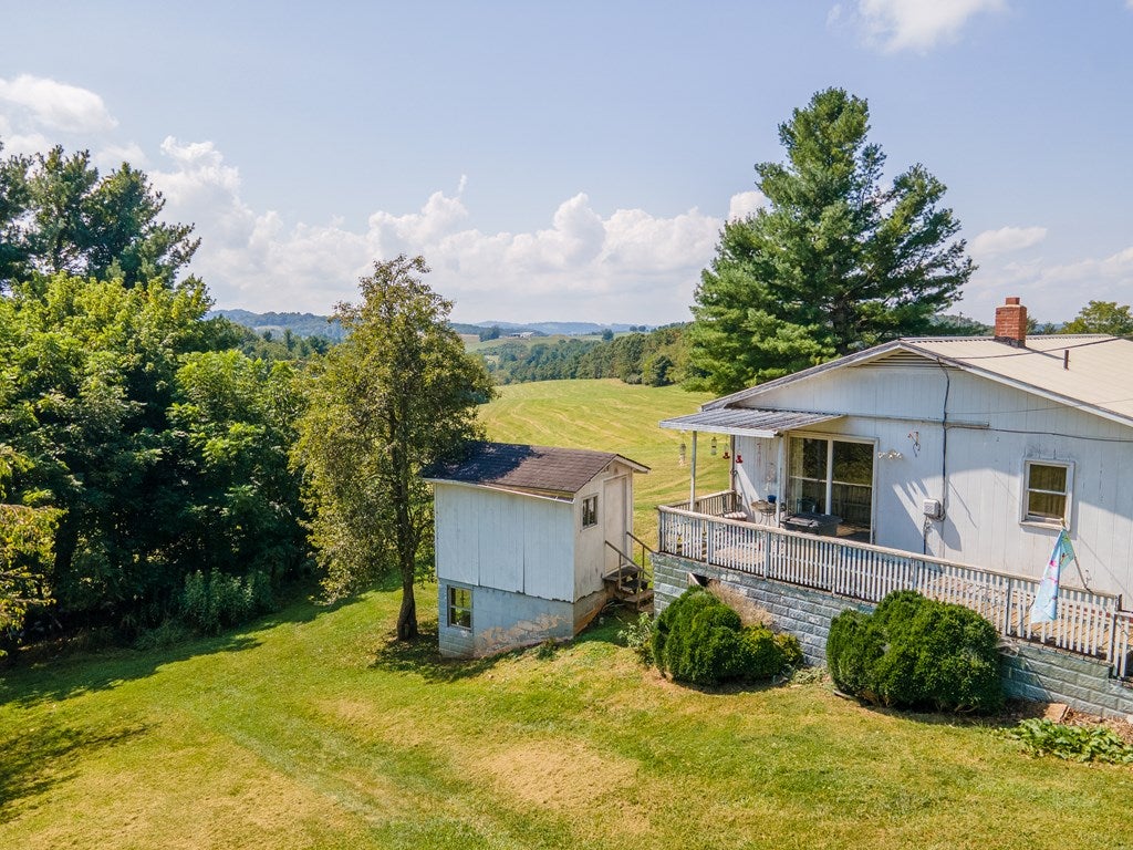 124 Frazier Road Galax, VA 24333 - Photo 33 of 35 Gallery Image 33