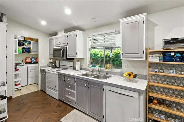 $169,999 | 24425 Woolsey Canyon Road, Unit 132, Canoga Park, CA 91304