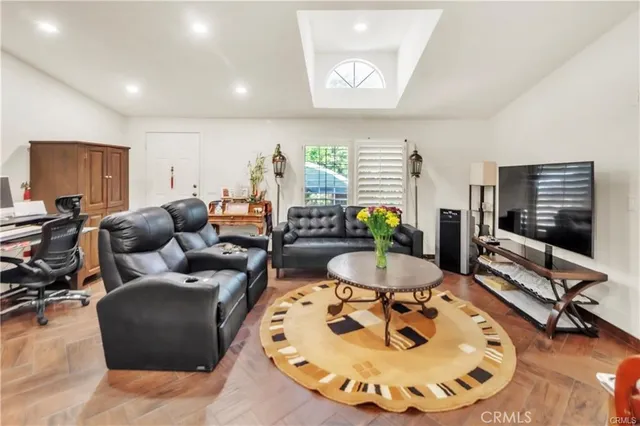 $169,999 | 24425 Woolsey Canyon Road, Unit 132, Canoga Park, CA 91304