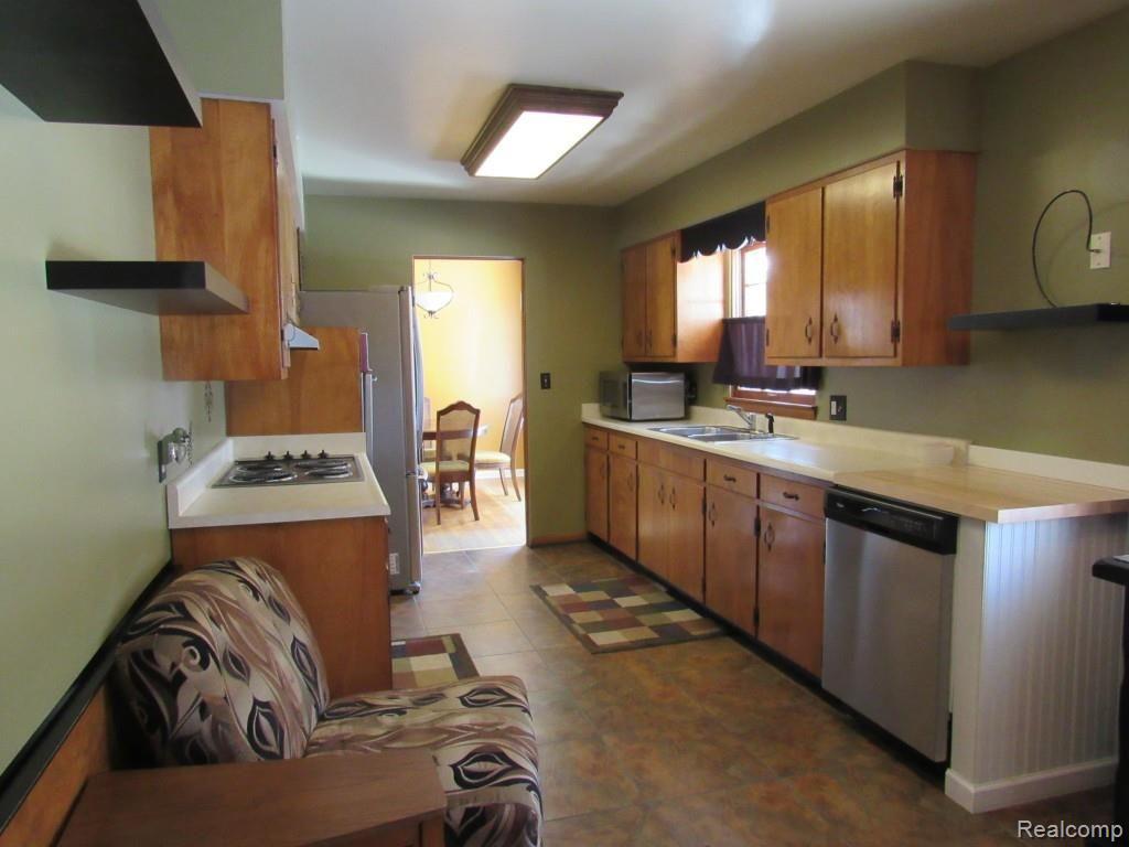 3107 Mt Vernon Road Port Huron, MI 48060 - Photo 7 of 13 KITCHEN