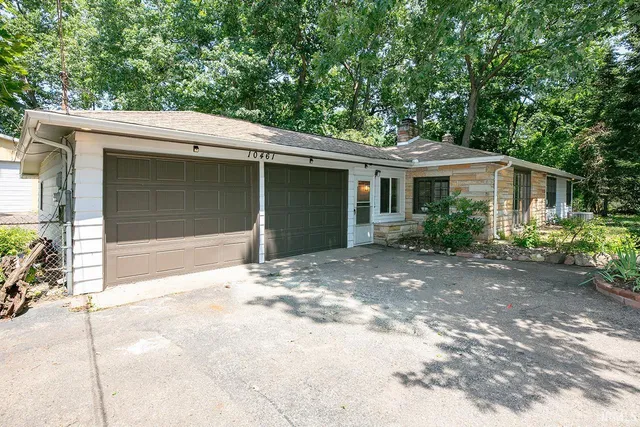 $305,900 | 10461 Glenwood Avenue, Osceola, IN 46561