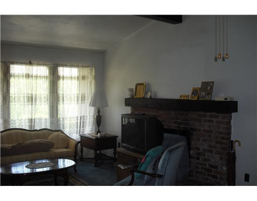 426 Ranch Road Dunbar, PA 15431 - Photo 7 of 12 Living Room.