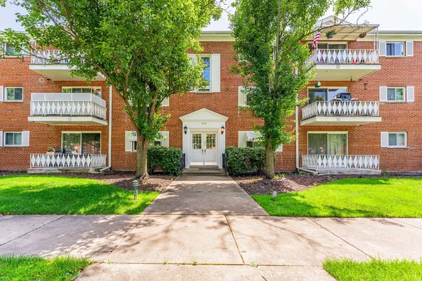 $269,000 | 705 North Western Avenue, Unit 1C, Park Ridge, IL 60068