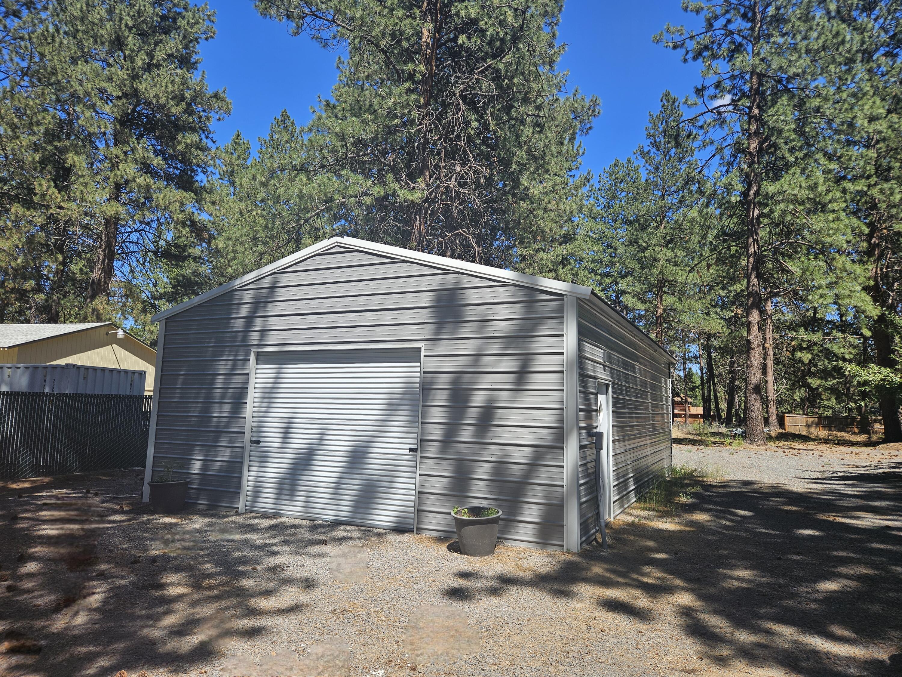 19260 Shoshone Road Bend, OR 97702 - Photo 22 of 24 20250710_150906