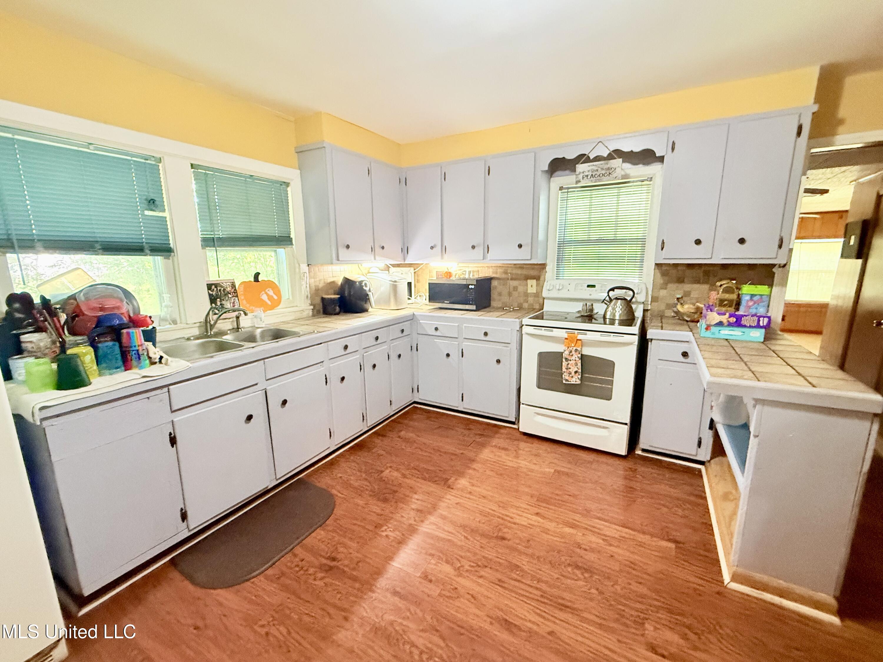 856 Meadowbrook Road Grenada, MS 38901 - Photo 11 of 15 IMG_2128