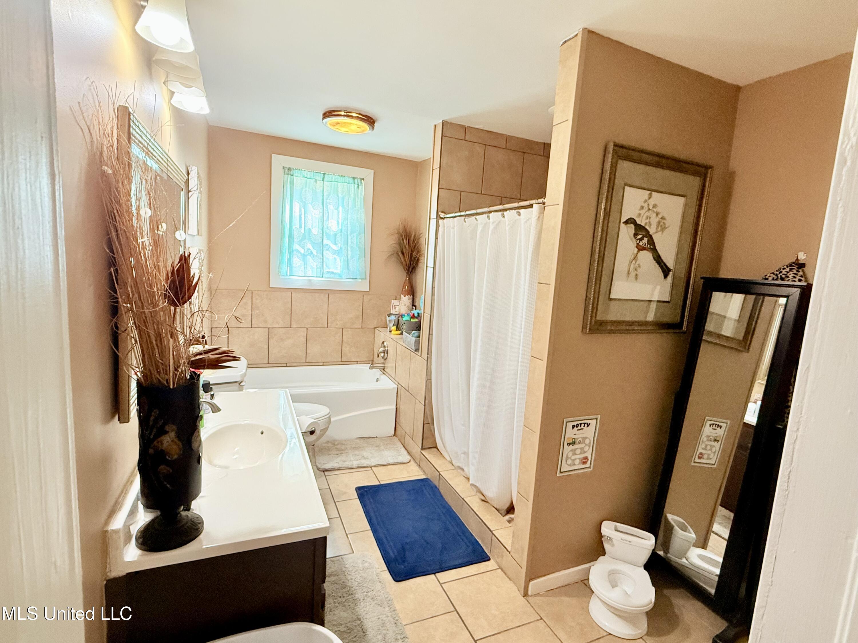 856 Meadowbrook Road Grenada, MS 38901 - Photo 6 of 15 IMG_2123