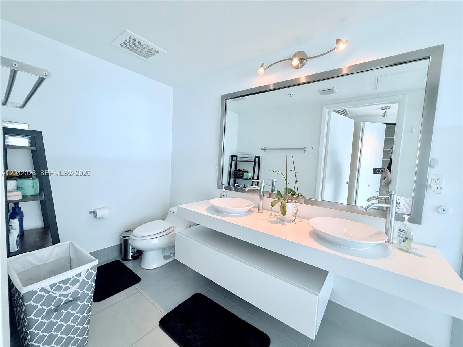 92 Southwest 3rd Street, Unit 4311 Miami, FL 33130 - Photo 30 of 54 master