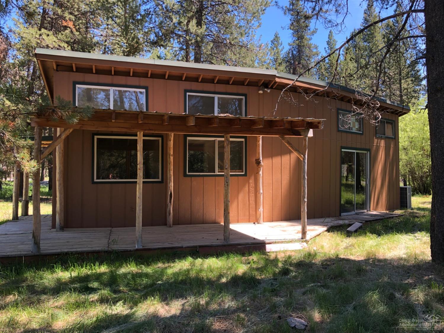 17064 Island Loop Way Bend, OR 97707 - Photo 1 of 12 Primary Photo