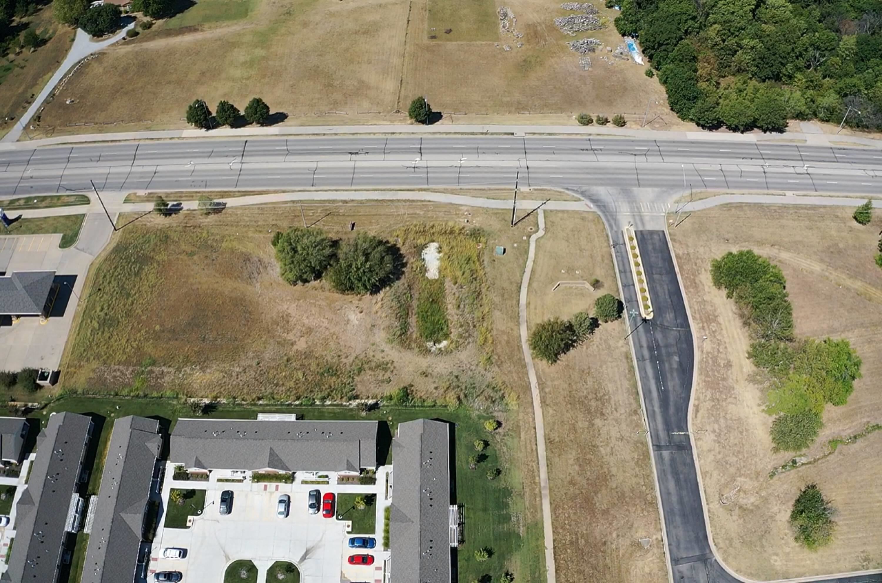 1823 North Rock Road Mulvane, KS 67110 - Photo 2 of 3