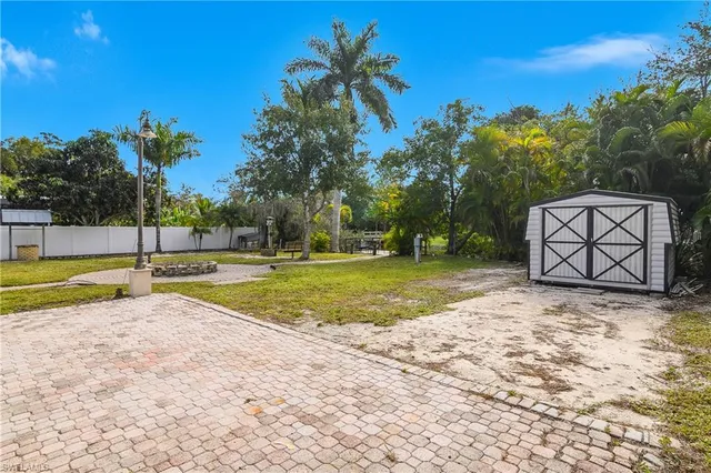 $3,250 | 48 Republic Drive, Naples, FL 34112